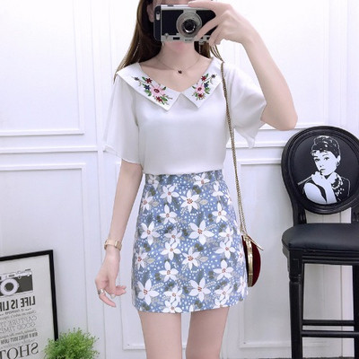 Modern női kétrészes szett hímzéssel