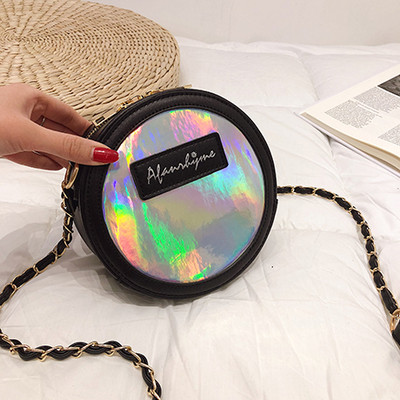 Σύγχρονη γυναικεία τσάντα με κυκλικό σχήμα σε χρώματα που ρέουν με μεταλλική αλυσίδα