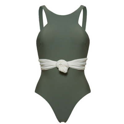 Costum de baie modern cu spatele gol și cravate în trei culori