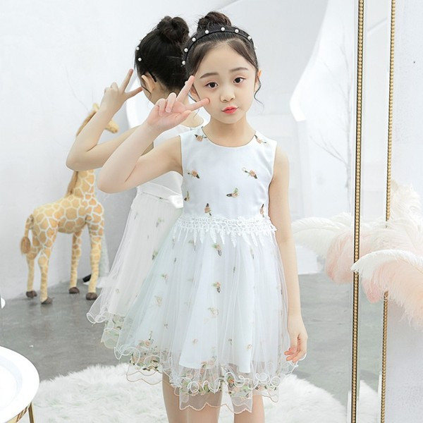 Stílusos gyerekruha két színben O-nyakkal és hímzéssel