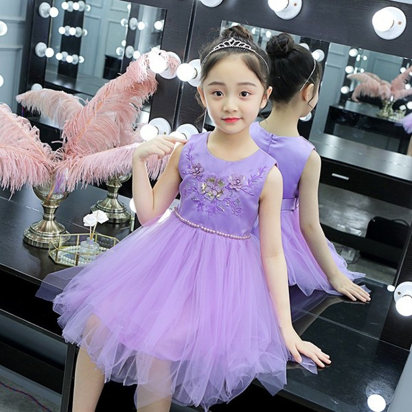 Gyerekruha két színben tüllel és hímzéssel