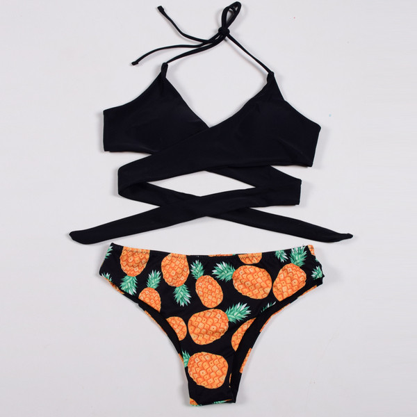 Μοντέρνο γυναικείο μαγιό με τύπωμα ανανά