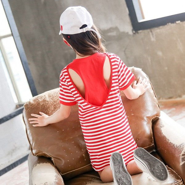 Alkalmi gyerekruha O-nyakkal, két színben