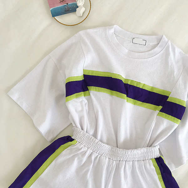 Kétrészes sport-napi női szett szegéllyel