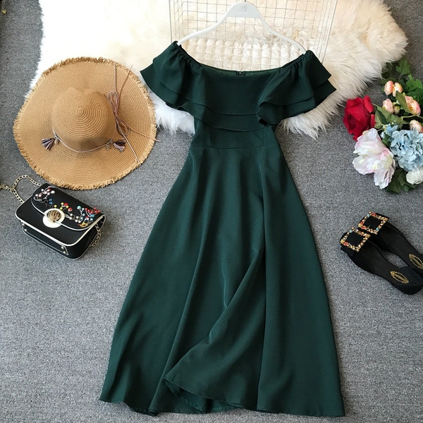 Stílusos, csupasz vállú női ruha többféle színben