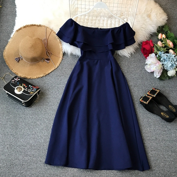 Stílusos, csupasz vállú női ruha többféle színben