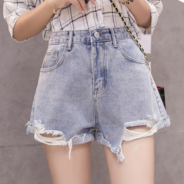 Modern női farmer rövidnadrág magas derékkal, szakadt motívumokkal