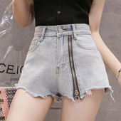 НОВО Модерни дамски къси дънкови панталони в два цвята със страничен цип