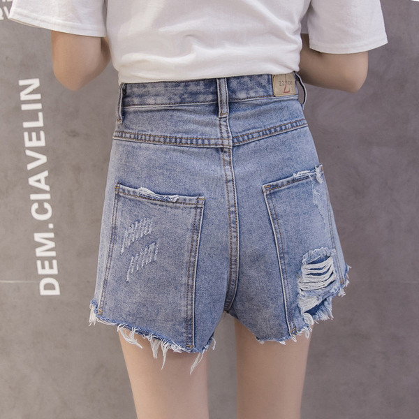 Pantaloni scurți moderni de dama cu motive rupte de culoare albastru deschis