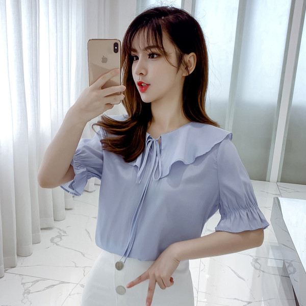 Cămașă modernă de damă cu mâneci 3/4 în alb și albastru