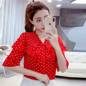 Modern női pöttyös blúz fehér és piros színben