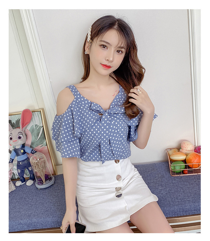 Aktuális női pöttyös blúz csupasz vállal, három színben