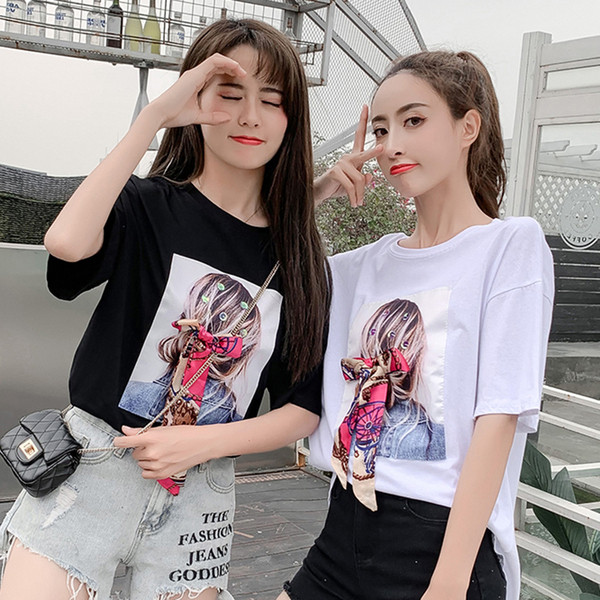 Modern női blúz rövid ujjú fehér és fekete színben, 3D elemmel