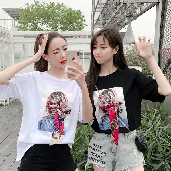 Modern női blúz rövid ujjú fehér és fekete színben, 3D elemmel