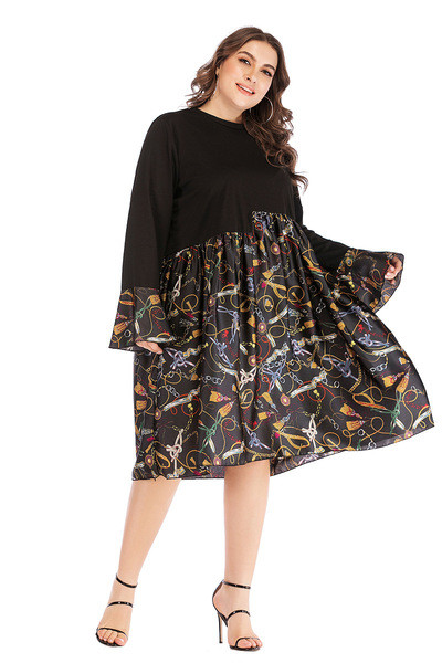 Modern női ruha hosszú ujjú fekete színben