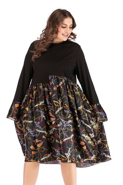 Modern női ruha hosszú ujjú fekete színben