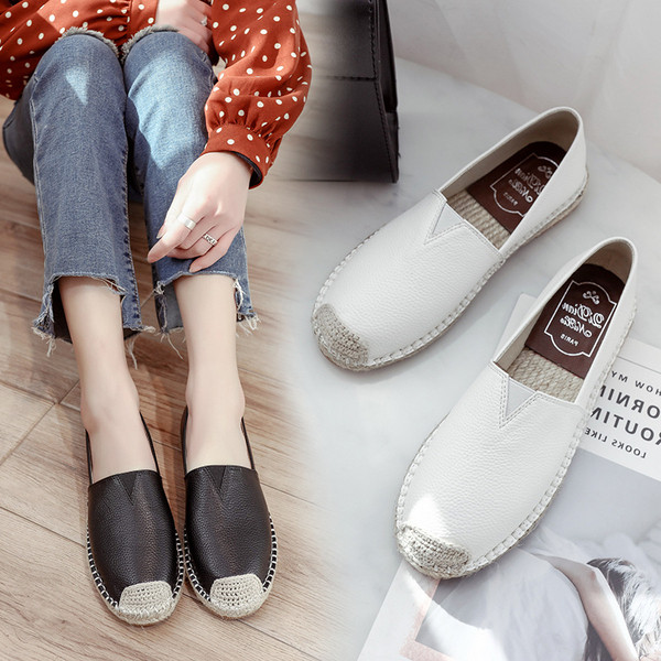 Eko bőrből készült alkalmi női mokaszinok fehér és fekete színben