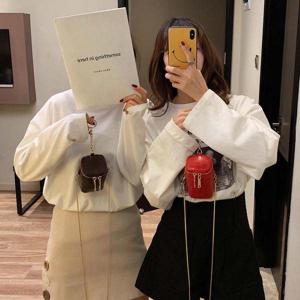 Modern mini női táska öko bőrből négy színben fém lánccal