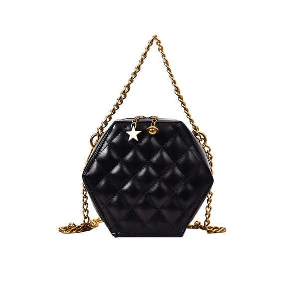 Eko bőrből készült stílusos női táska négy színben, rövid és hosszú fémlánccal