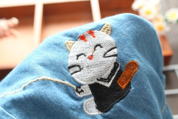 Új modell gyerekruha lányoknak kék színben, gombokkal