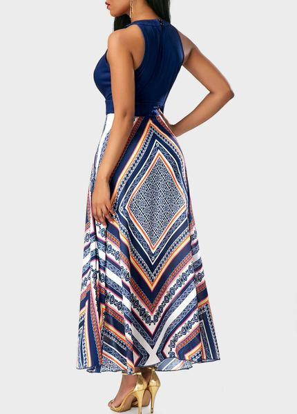 Modern női ruha csupasz vállú kék színben