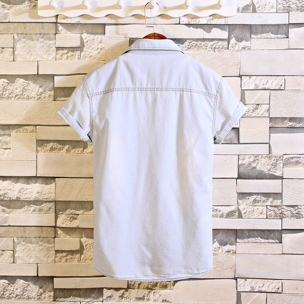 Cămașă bărbătească din denim în două culori cu mâneci scurte și buzunare