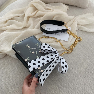 Geanta de dama eleganta cu broderie din piele ecologica in patru culori