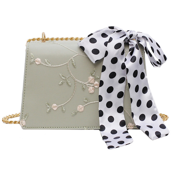 Geanta de dama eleganta cu broderie din piele ecologica in patru culori