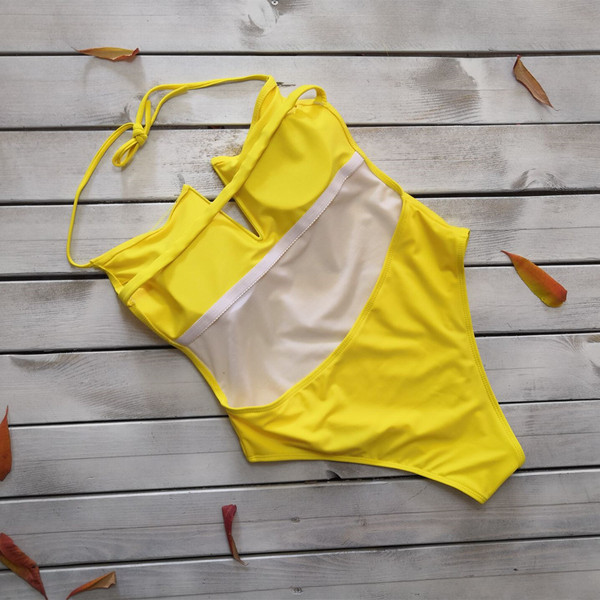 Teljes fürdőruha V-nyakkal, négy színben