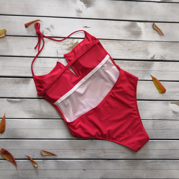 Teljes fürdőruha V-nyakkal, négy színben