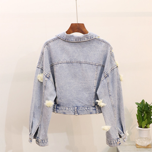 Ново дамско дънково яке с 3D-елемент в светъл цвят 