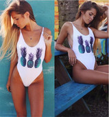 Modern teljes fürdőruha fehér rátéttel