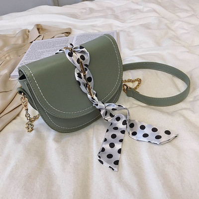 Öt színben, ökológiai bőrből készült stílusos női táska fémlánccal két méretben