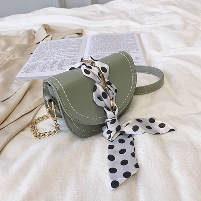 Öt színben, ökológiai bőrből készült stílusos női táska fémlánccal két méretben