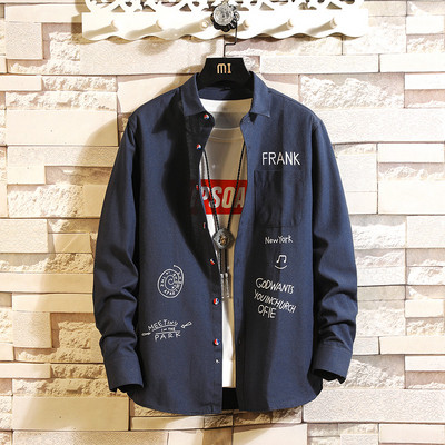 Modern férfi ing három színben feliratokkal és zsebbel