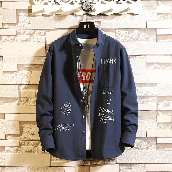 Modern férfi ing három színben feliratokkal és zsebbel