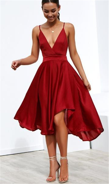 Elegáns női ruha szabású modell vékony pántokkal, több színben