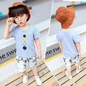 Stílusos kétrészes gyerekkészlet fiúknak