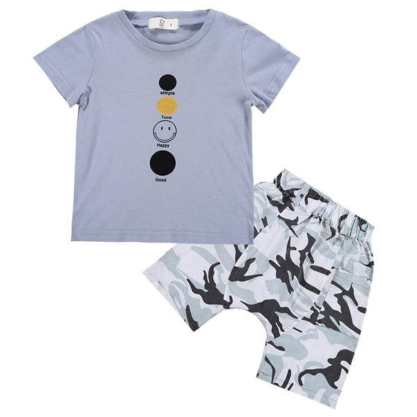 Stílusos kétrészes gyerekkészlet fiúknak