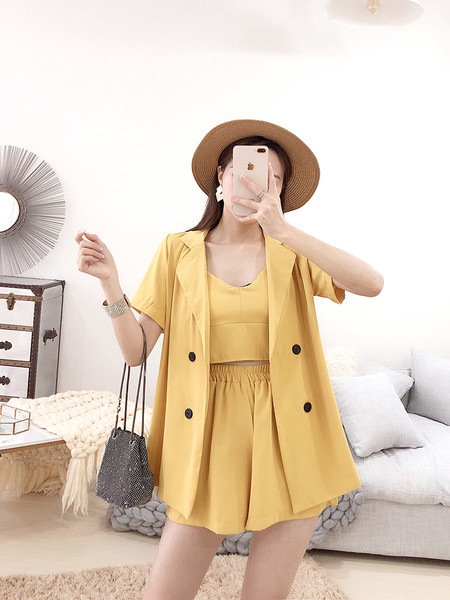 Set de top, pantaloni scurți și jachetă elegant pentru femei în trei culori