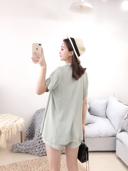 Set de top, pantaloni scurți și jachetă elegant pentru femei în trei culori