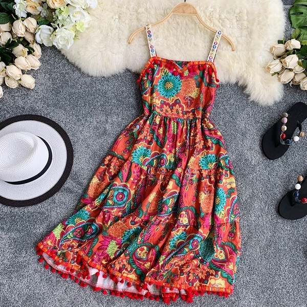 Színes női nyári ruha pántokkal