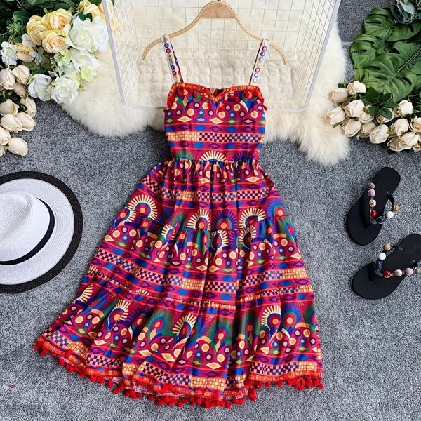 Színes női nyári ruha pántokkal