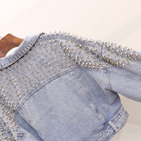 Дамско дънково яке с метален елемент 