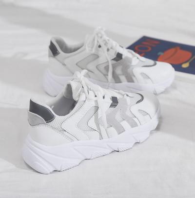 Γυναικεία αναπνέοντα αθλητικά πάνινα παπούτσια σε τρία χρώματα