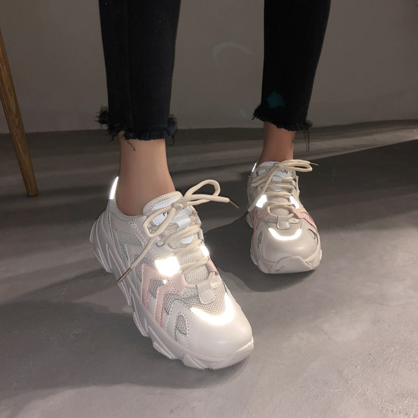 Γυναικεία αναπνέοντα αθλητικά πάνινα παπούτσια σε τρία χρώματα