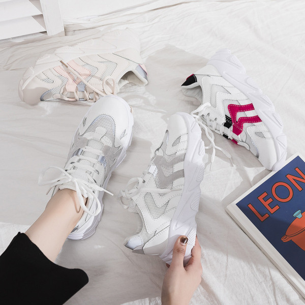 Γυναικεία αναπνέοντα αθλητικά πάνινα παπούτσια σε τρία χρώματα