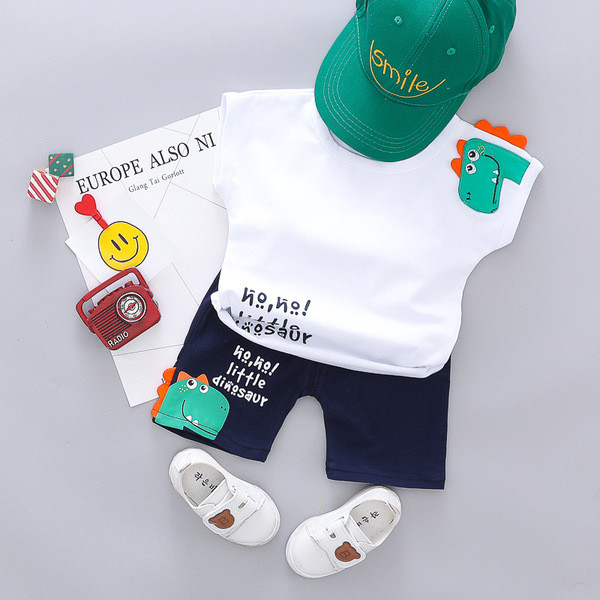 Modern gyerek szett fiúknak három színű blúzban és nadrágban