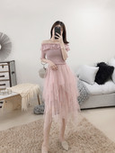 Modern női ruha csupasz váll és tüll három színben