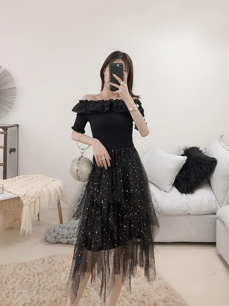 Modern női ruha csupasz váll és tüll három színben